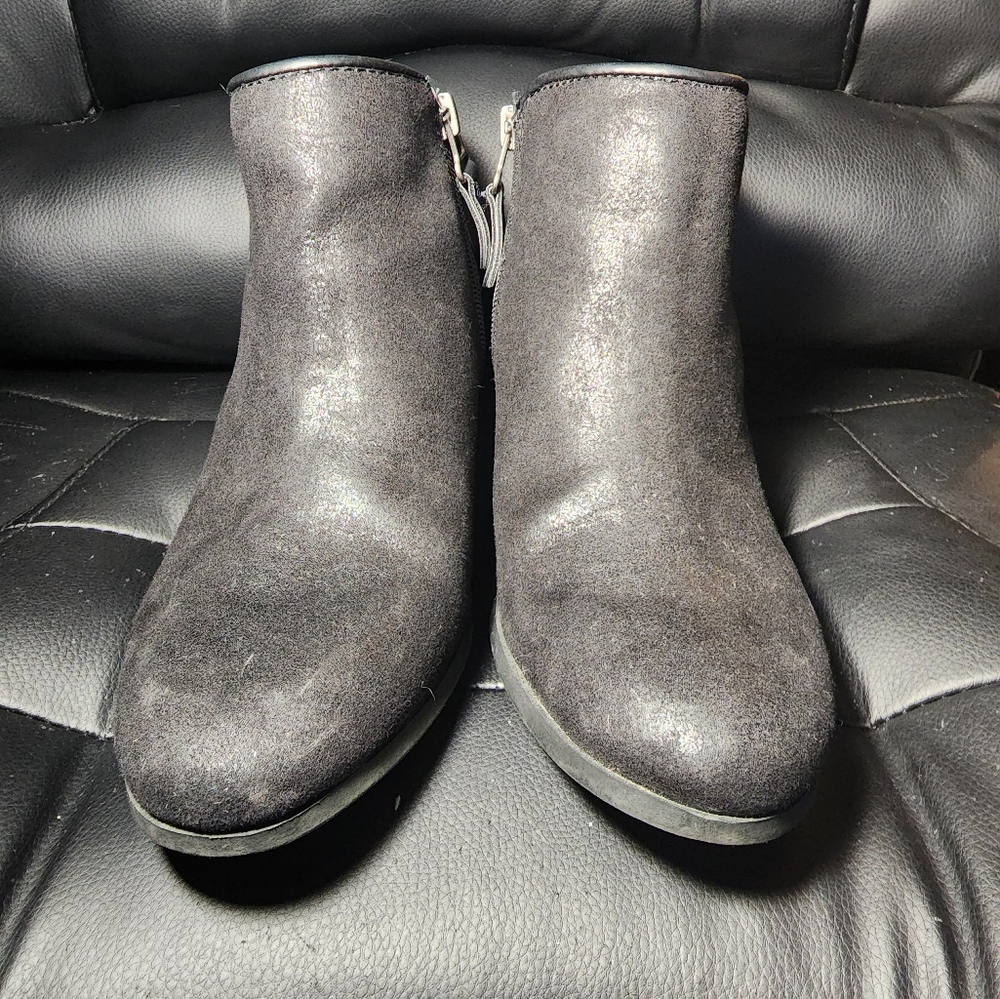 Simply Vera by Vera Wang Black Booties size 6.5M